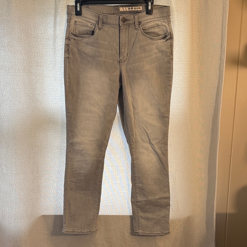Women’s Grey Washed Jeans